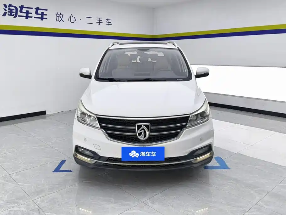 Baojun 730 2020 2019 1.5T CVT Flagship Edition 7-Seater China VI