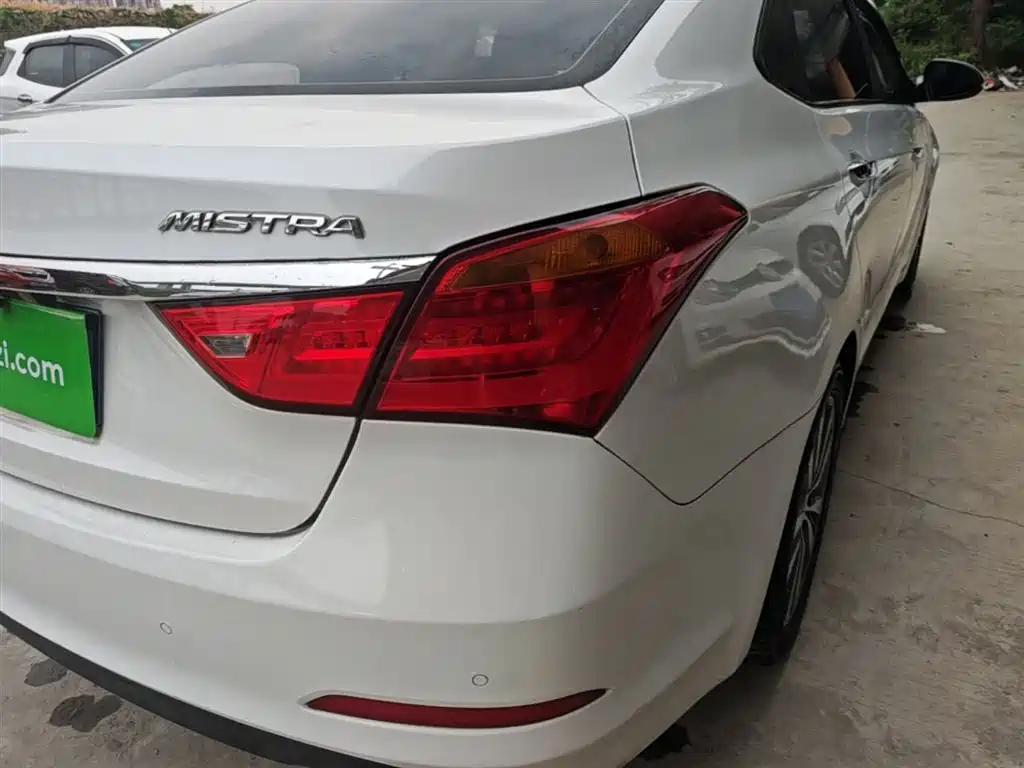 Hyundai Mistra 2014 1.8L Auto Premium DLX фото 8