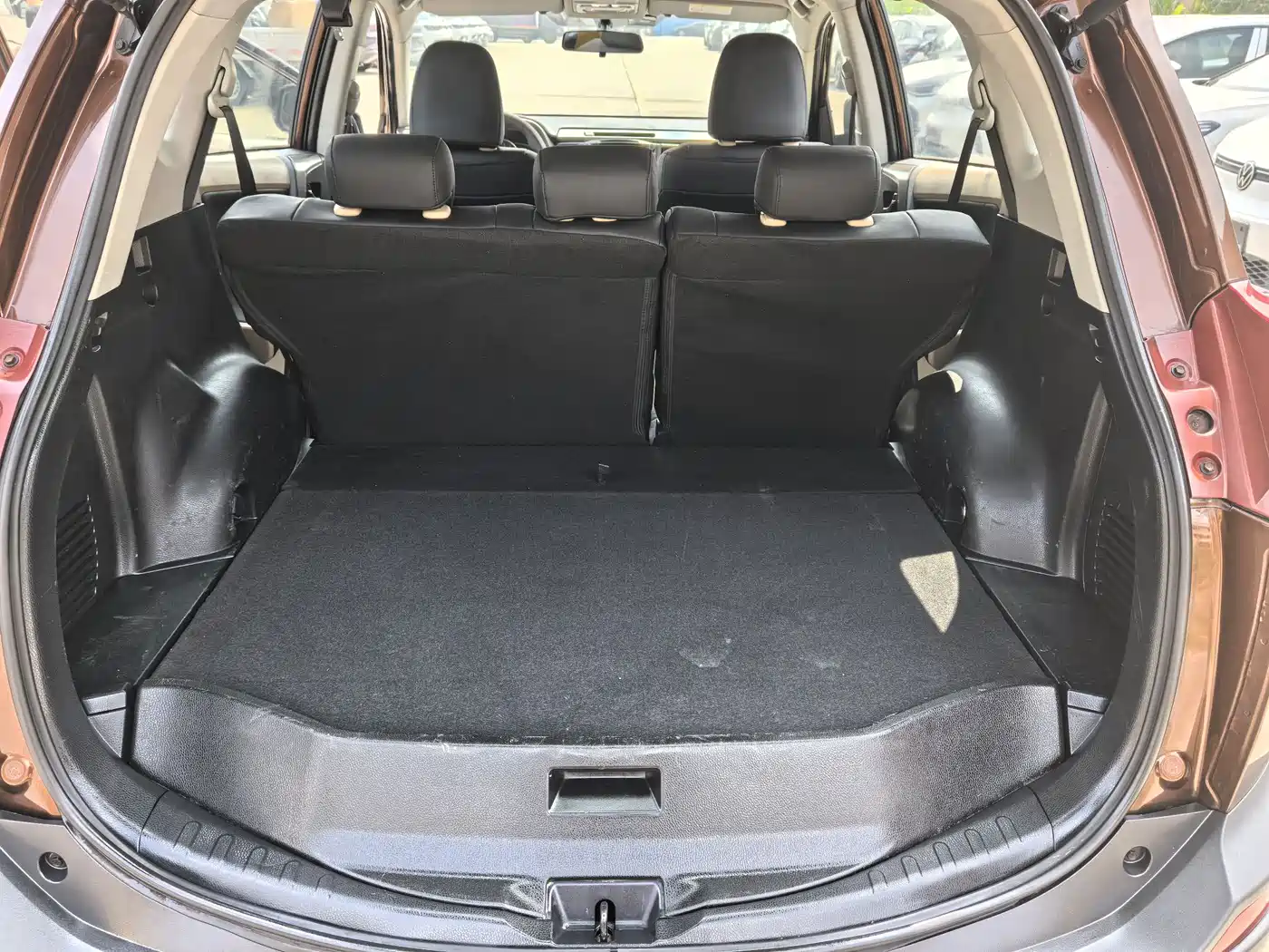 Toyota RAV4 Rongfang 2013 2.0L CVT 2WD Urban фото 10