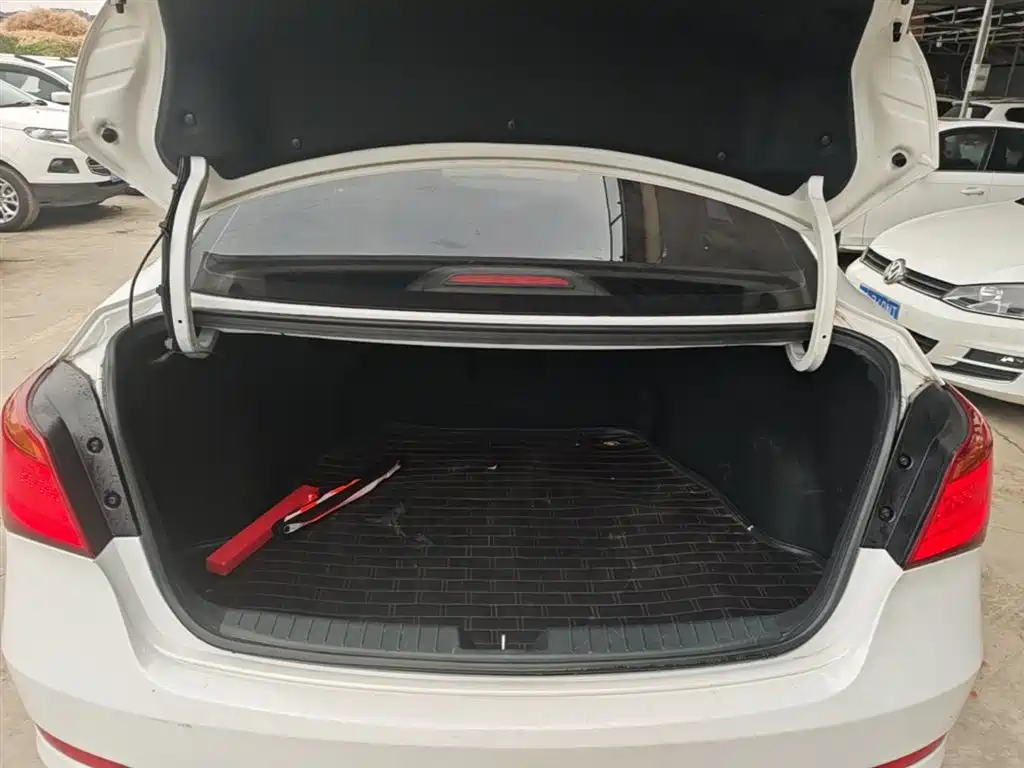 Hyundai Mistra 2014 1.8L Auto Premium DLX фото 19