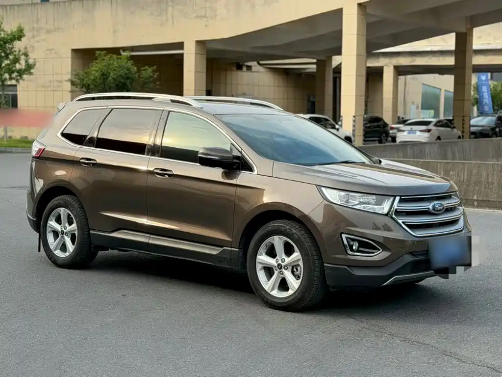 Фото 9 - Ford Edge