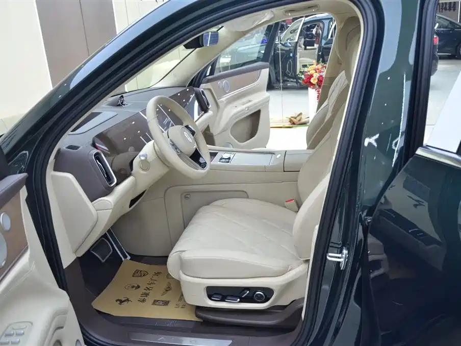 AITO Wenjie AITO M9 2025 Extended Range Ultra 52kWh 5-Seater фото 4