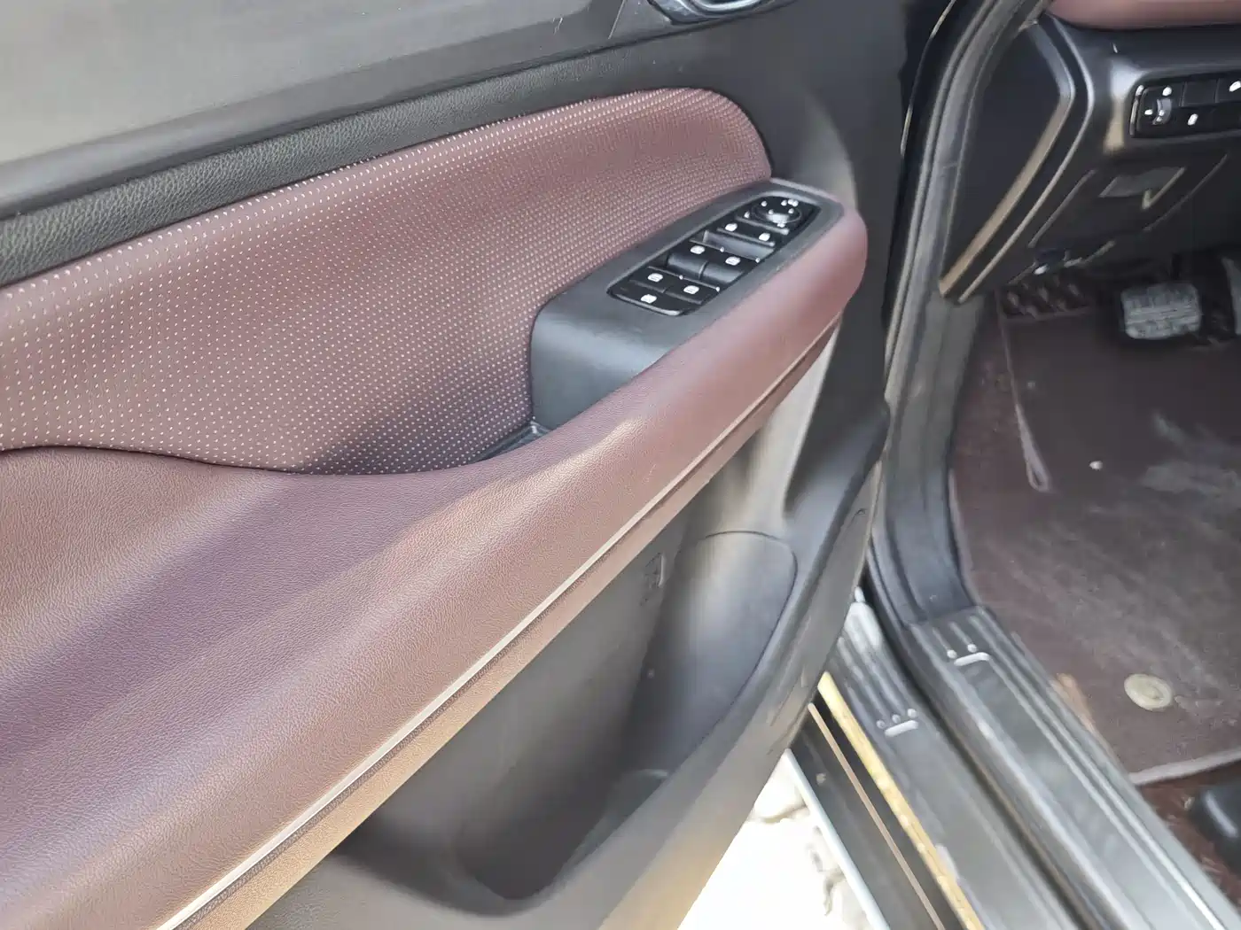 GAC Trumpchi Trumpchi M6 2021 270T DCT Elite Edition (7-Seater) фото 20