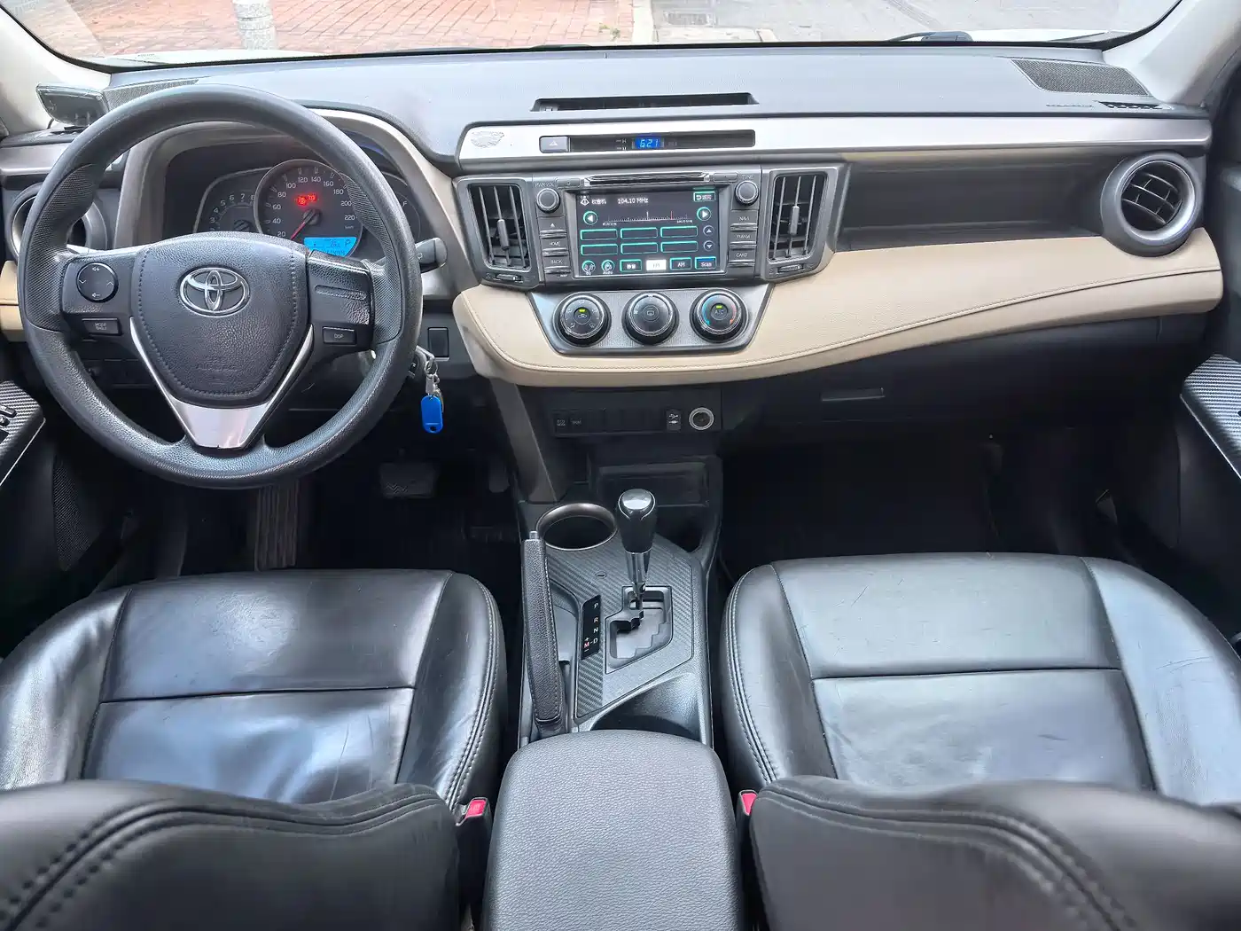 Toyota RAV4 Rongfang 2015 2.0L CVT 2WD Urban Edition фото 11