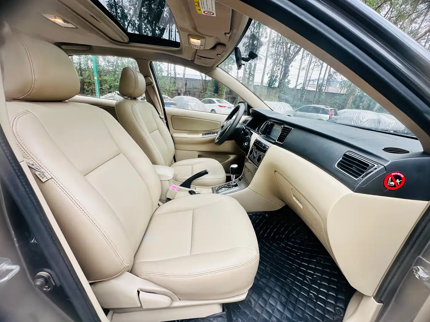 Toyota Corolla 2013 1.6L Automatic Excellence Edition фото 13