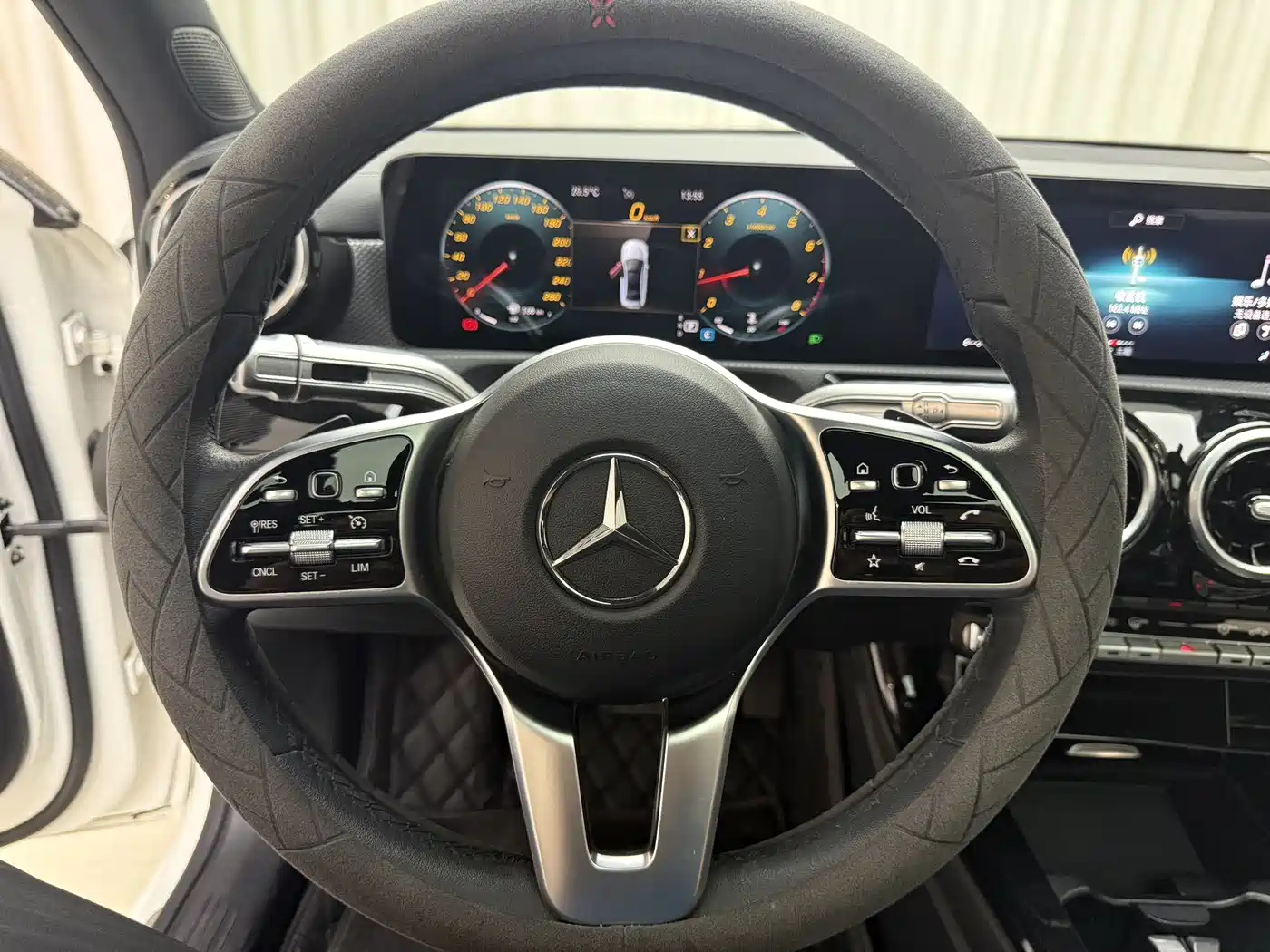 Mercedes-Benz A-Class 2022 A 180 L Sport Sedan фото 6