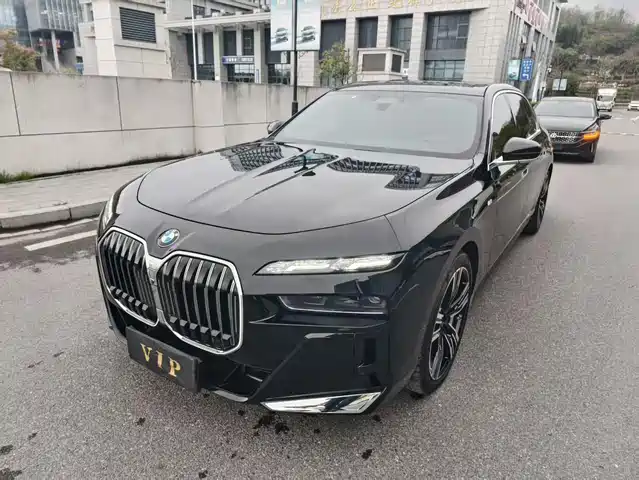 BMW 7 SERIES