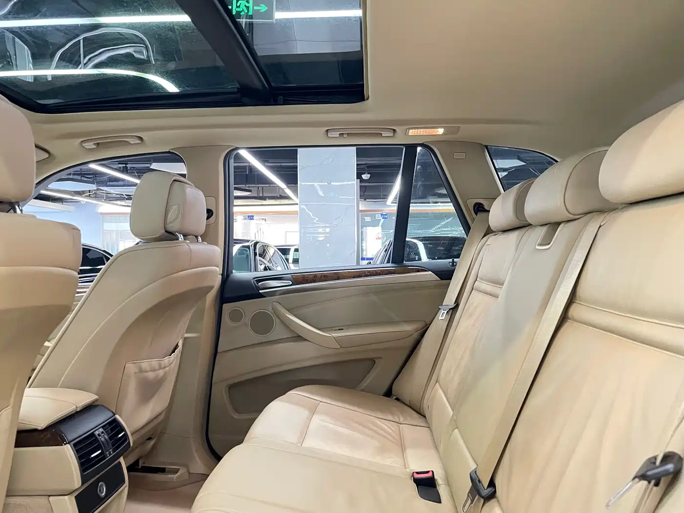 BMW X5 (Import) 2011 xDrive35i Leading Edition фото 35