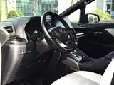Фото 3 - Lexus LM