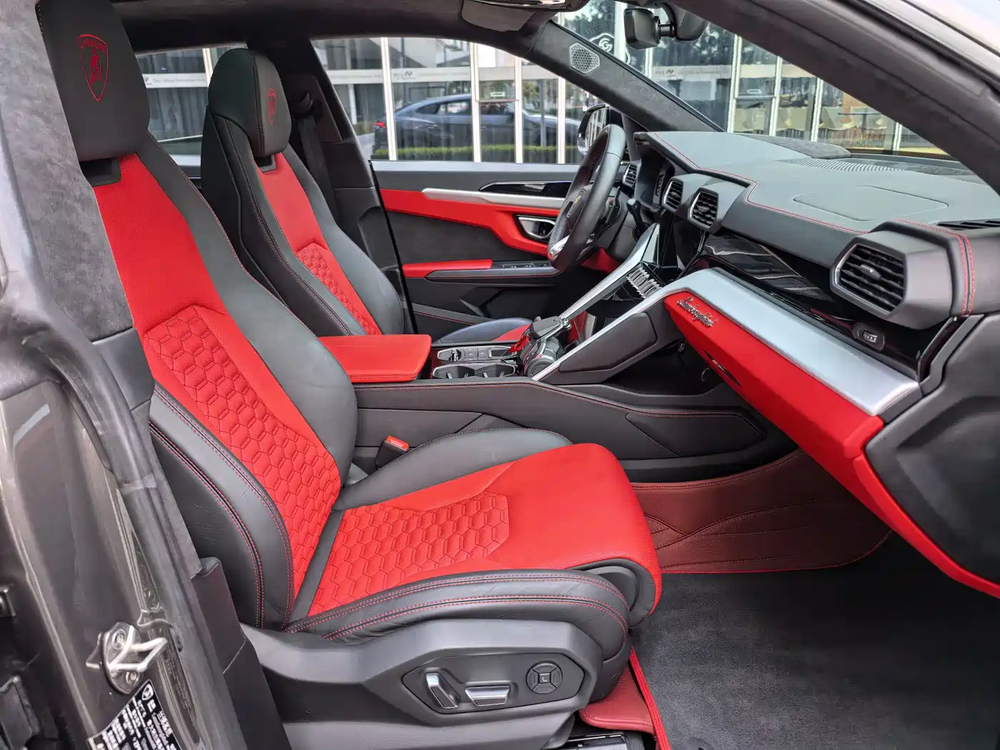 Lamborghini Urus 2021 4.0T V8 фото 46