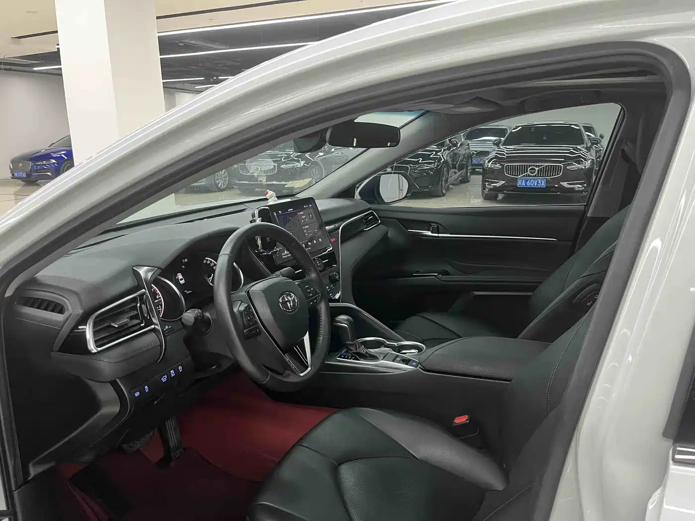 Toyota Camry 2023 2.0G Luxury Edition фото 10