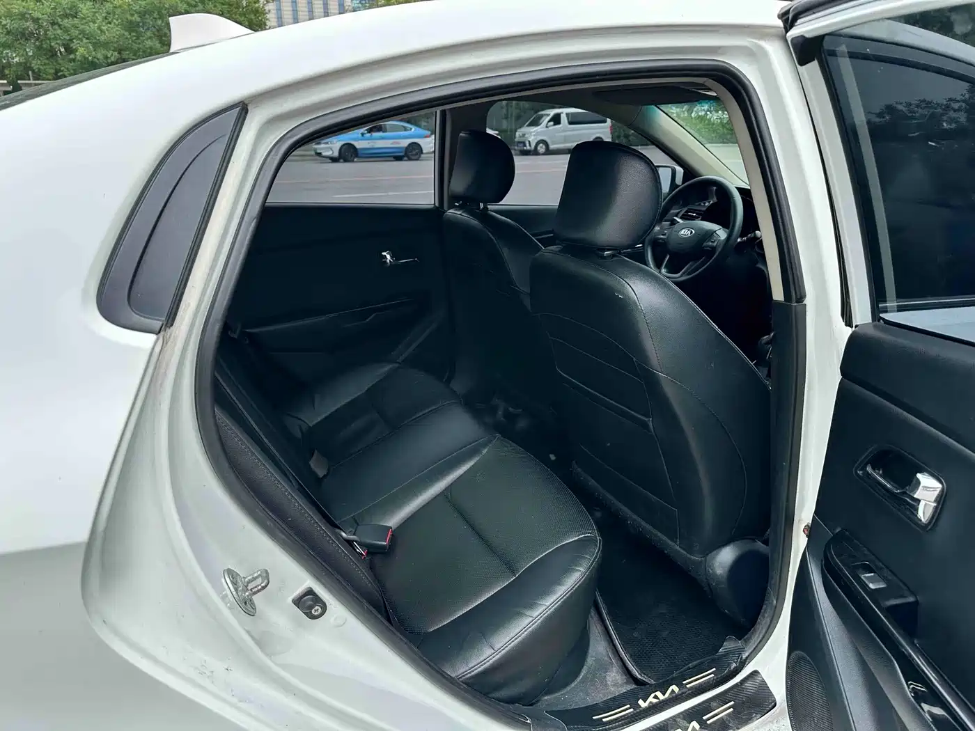 Photo 13 - Kia K2