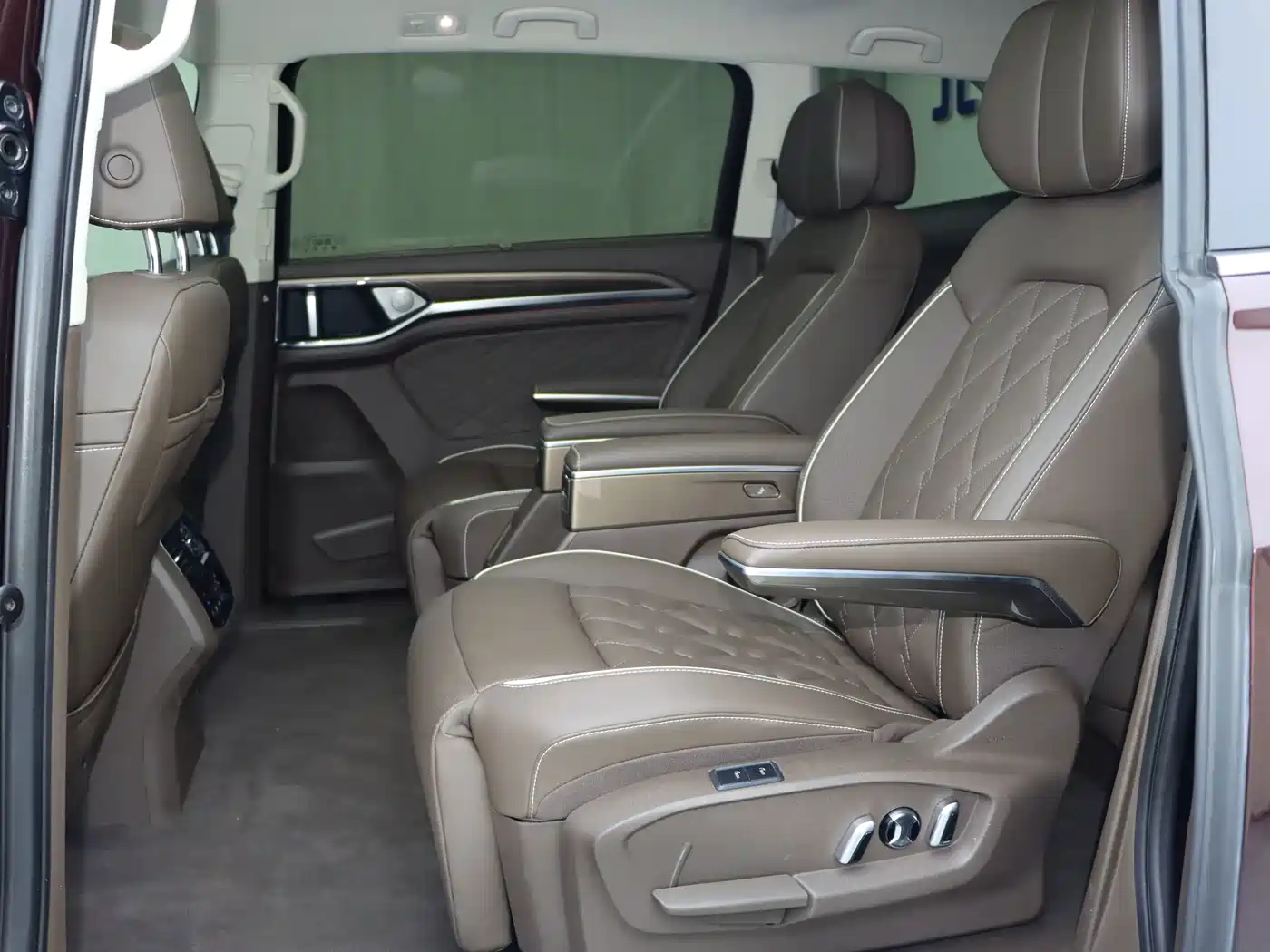 Volkswagen Viloran 2021 2020 380TSI Premium