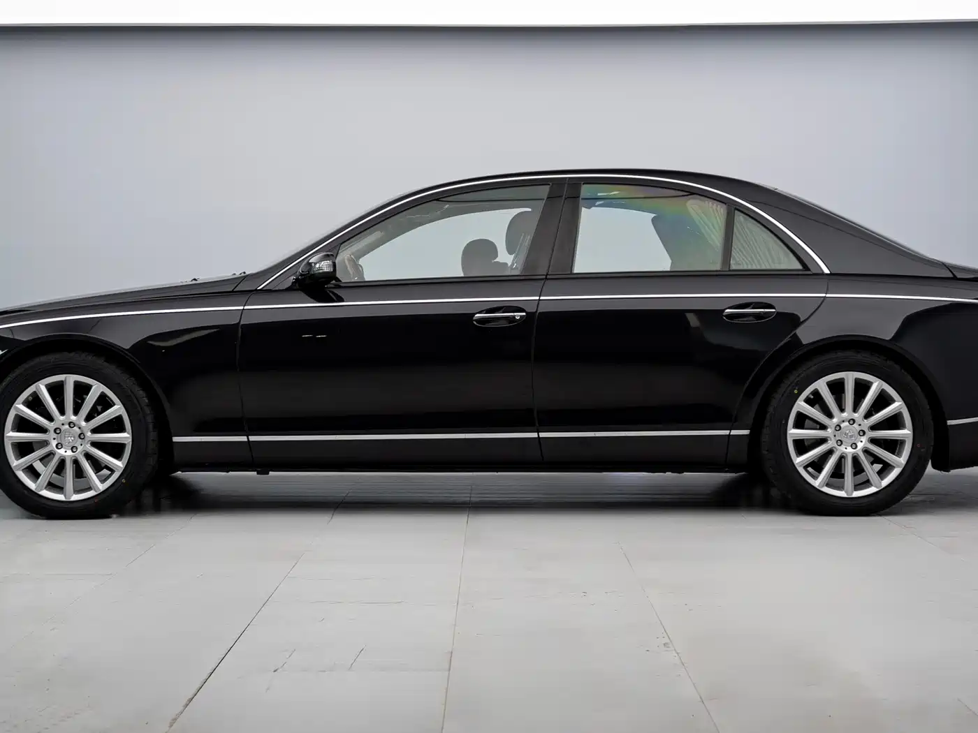 Maybach Maybach 2009 2005 Model 5.5T 57