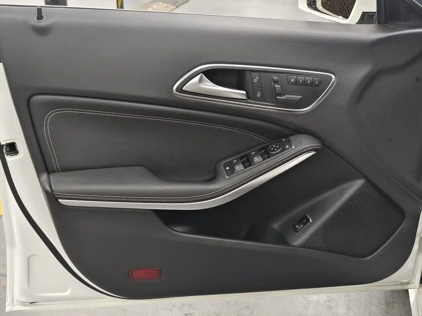 Mercedes-Benz CLA (Import) 2015 CLA 200 фото 4