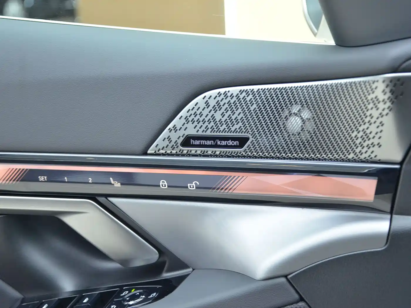BMW 5 Series 2026 Model Year Facelift 530Li Leading M Sport Package фото 12