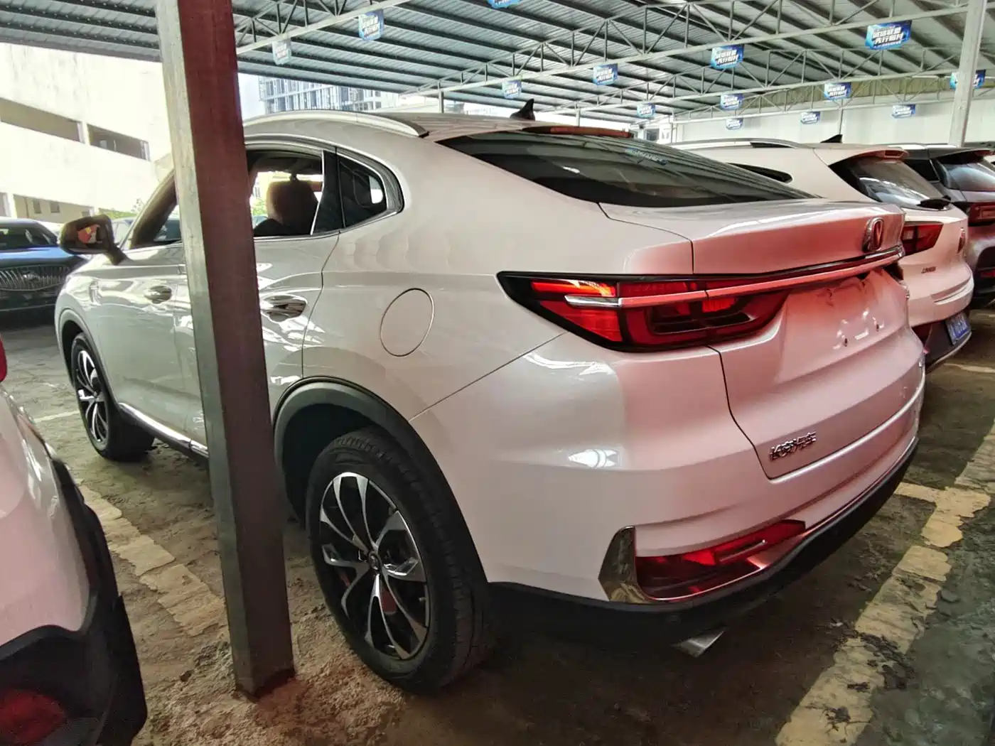 Changan CS85 2019 2019 Model 1.5T DCT Premium Edition China VI