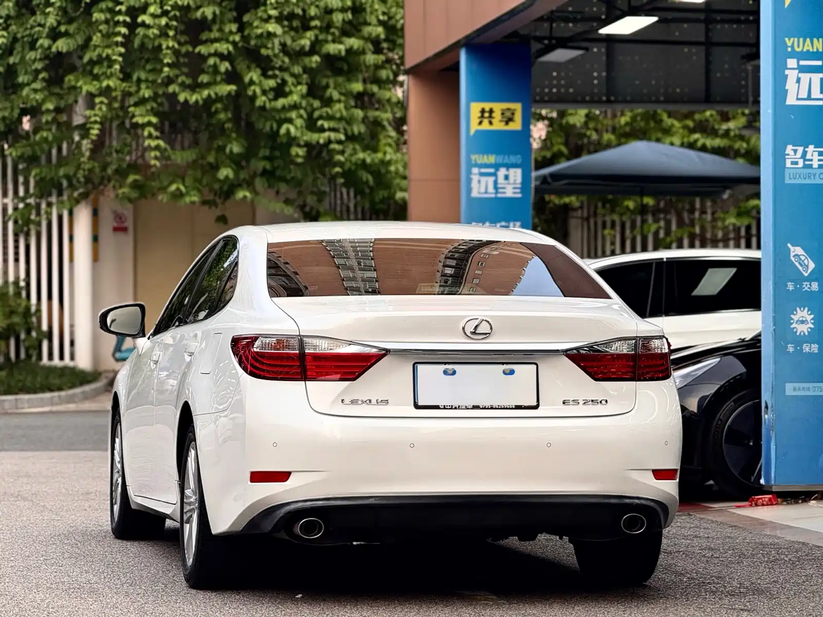 Фото 4 - Lexus ES