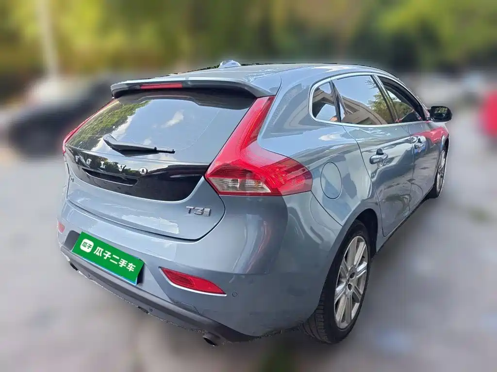 Volvo V40 2017 2017 T3 R-Design