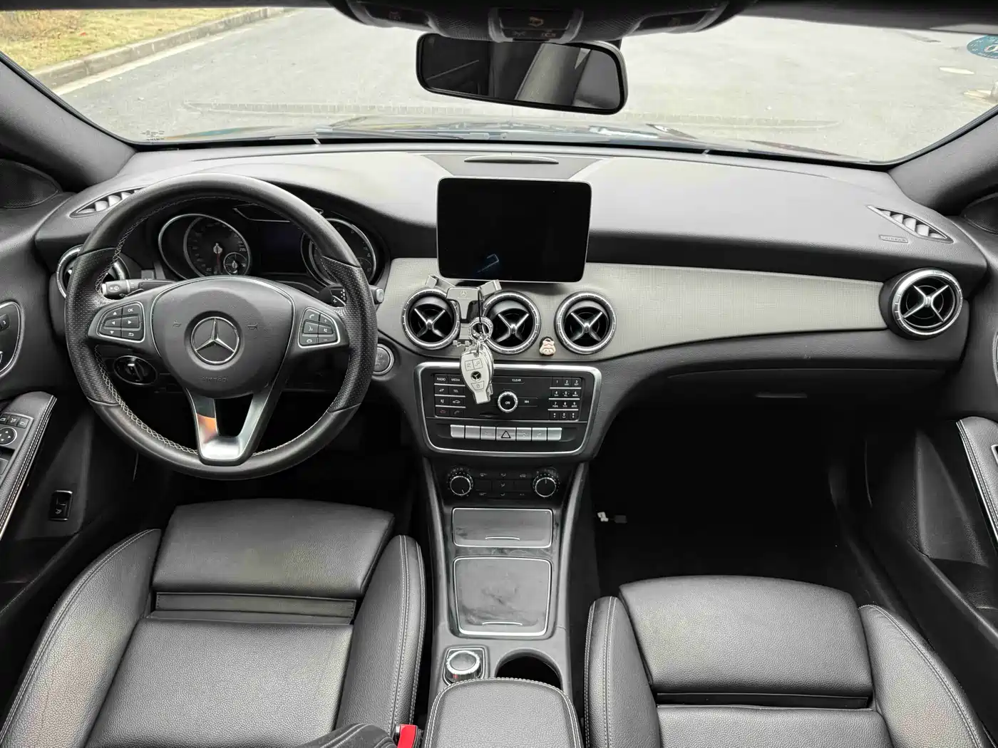 Mercedes-Benz CLA (Import) 2018 CLA 200 Fashion Edition фото 10