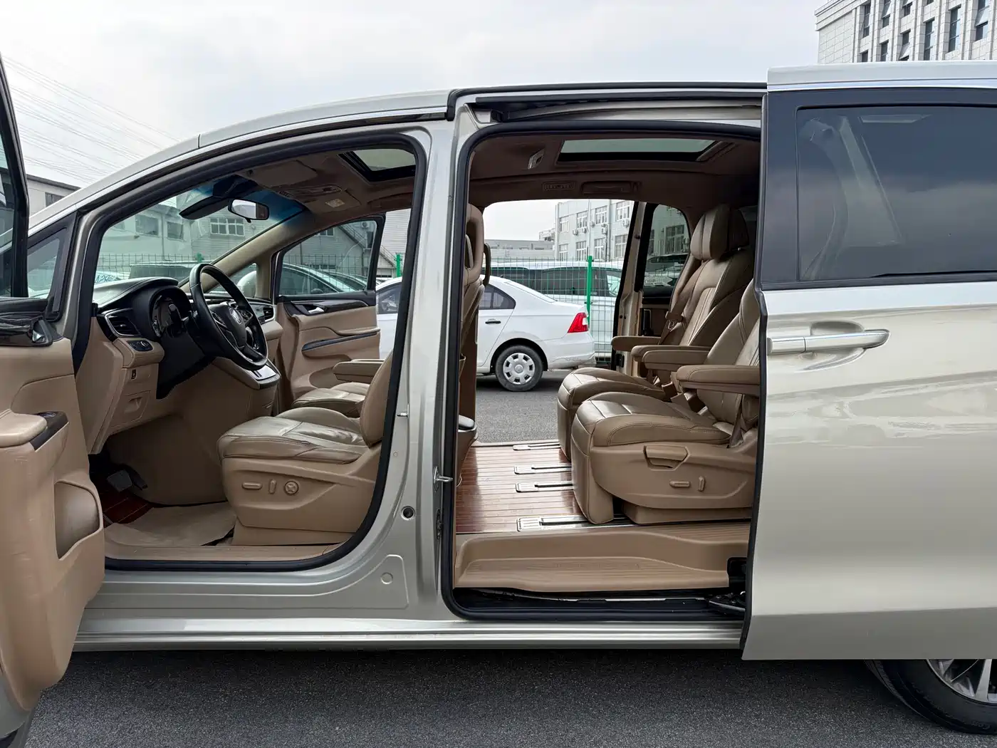 Buick GL8 2018 ES 28T Luxury Type China VI фото 15