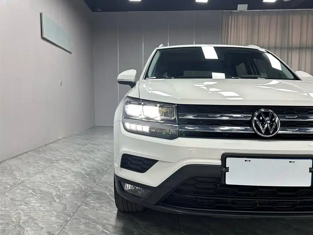 VOLKSWAGEN TUYUE