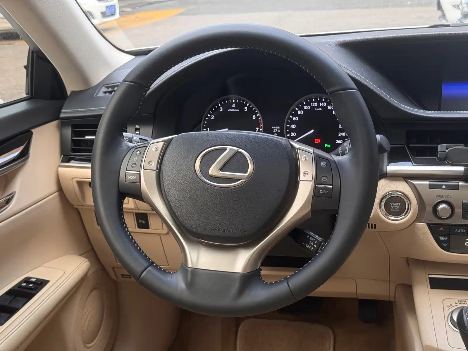 Фото 5 - Lexus ES
