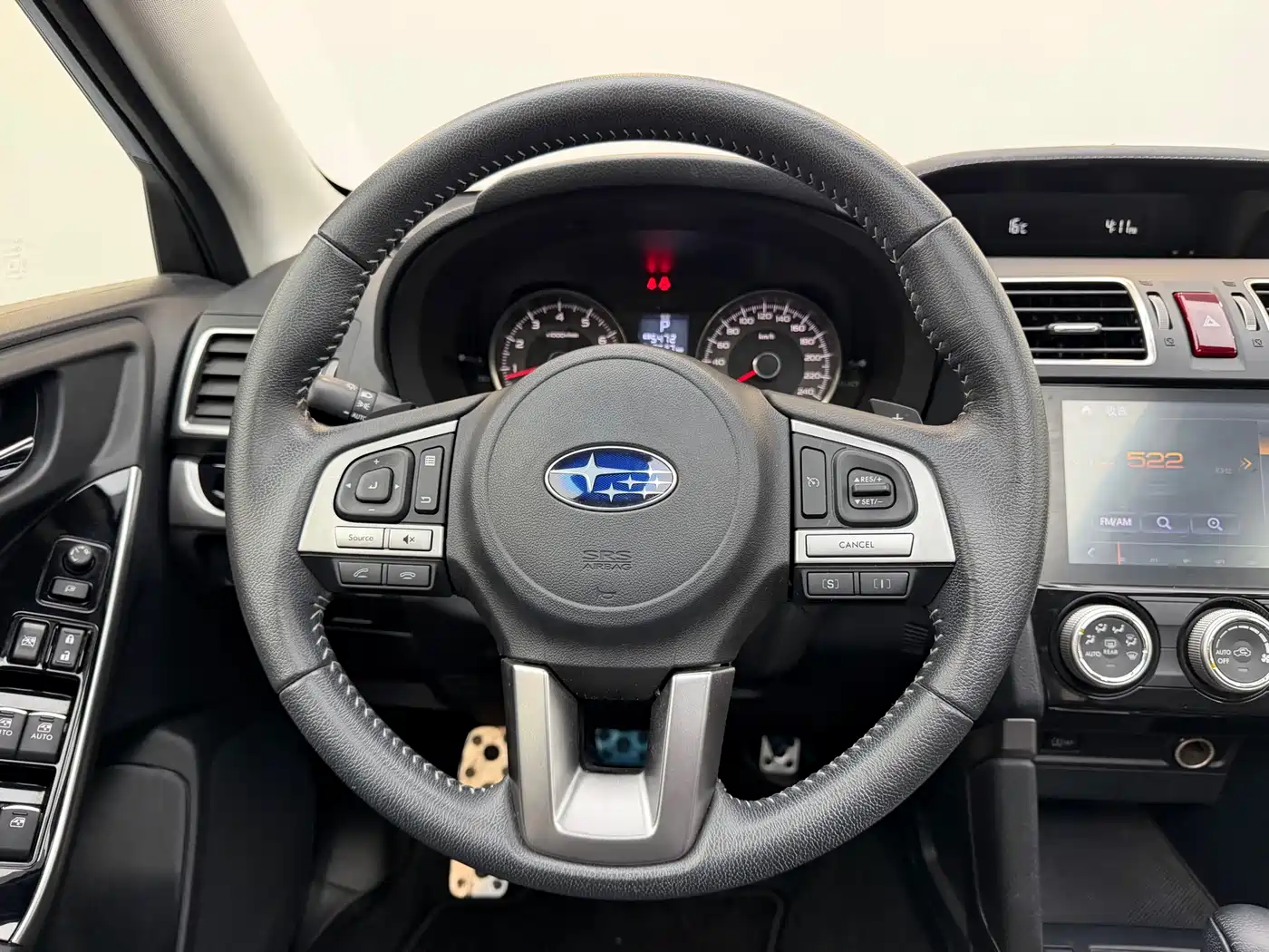 Subaru Forester 2016 2.0i Fashion Navigation Edition фото 16