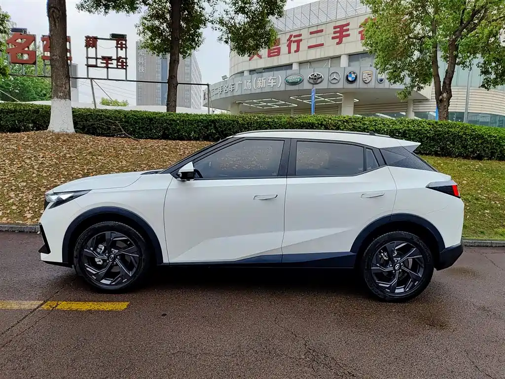 GAC Trumpchi Trumpchi GS3 2023 Shadow Speed 270T Power Enjoyment Edition фото 3