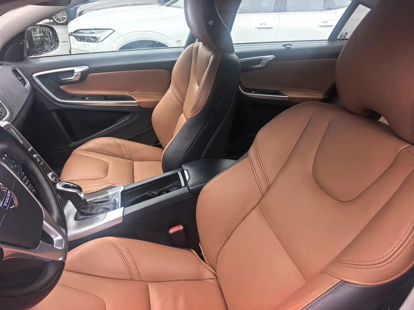 Фото 10 - Volvo S60