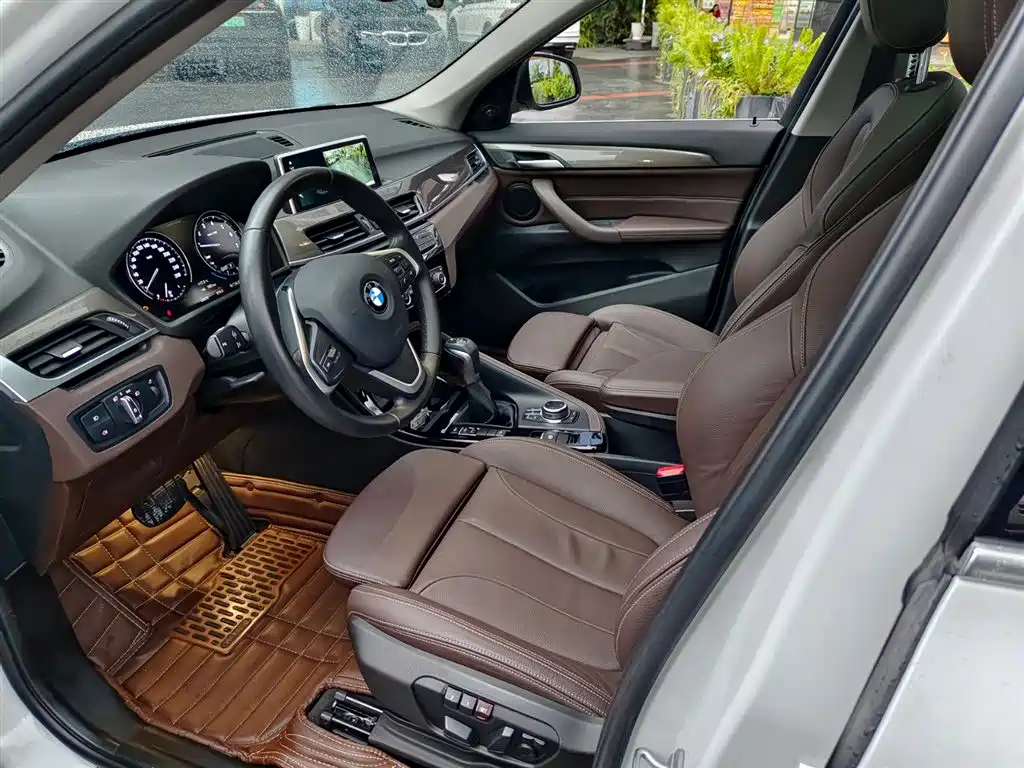 BMW X1 2019 xDrive20Li Premium Model фото 7