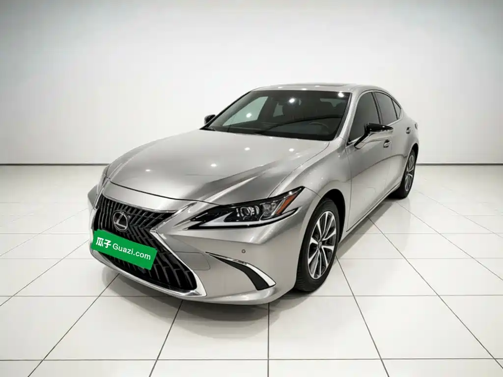 Lexus ES 2023 — пригон из Китая