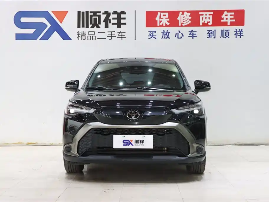 Toyota Frontlander 2022 2.0L CVT Luxury Edition фото 2