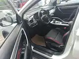 Фото 16 - Geely Coolray