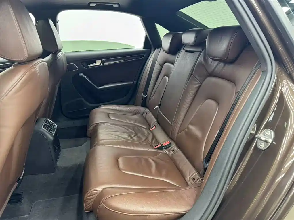 Audi A4L 2015 35 TFSI Auto Comfort фото 14