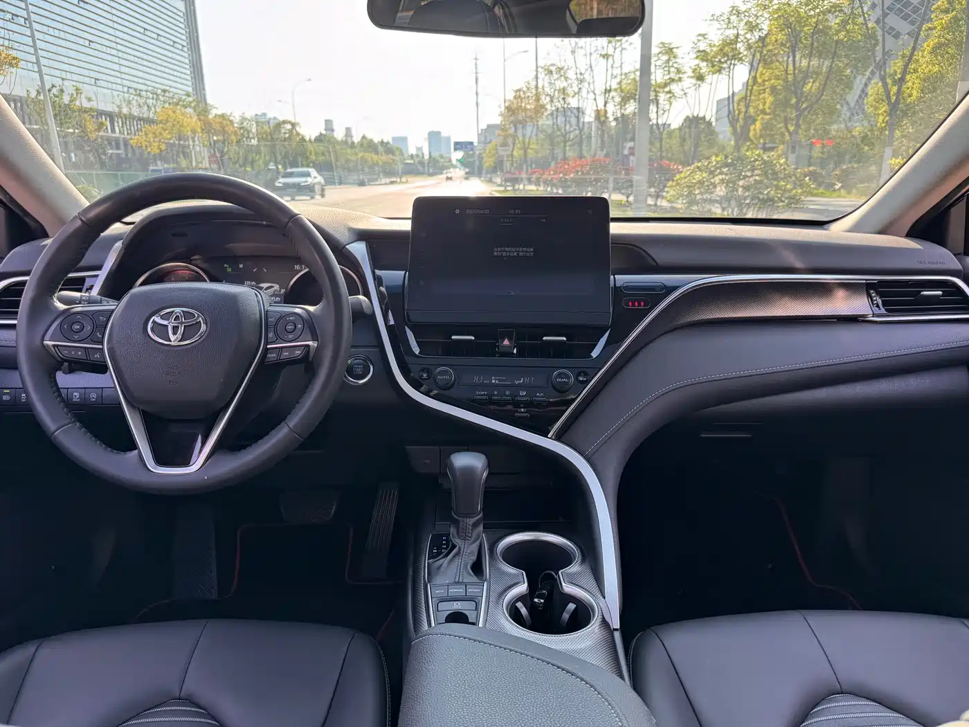 Toyota Camry 2022 2.0S Knight Edition фото 15