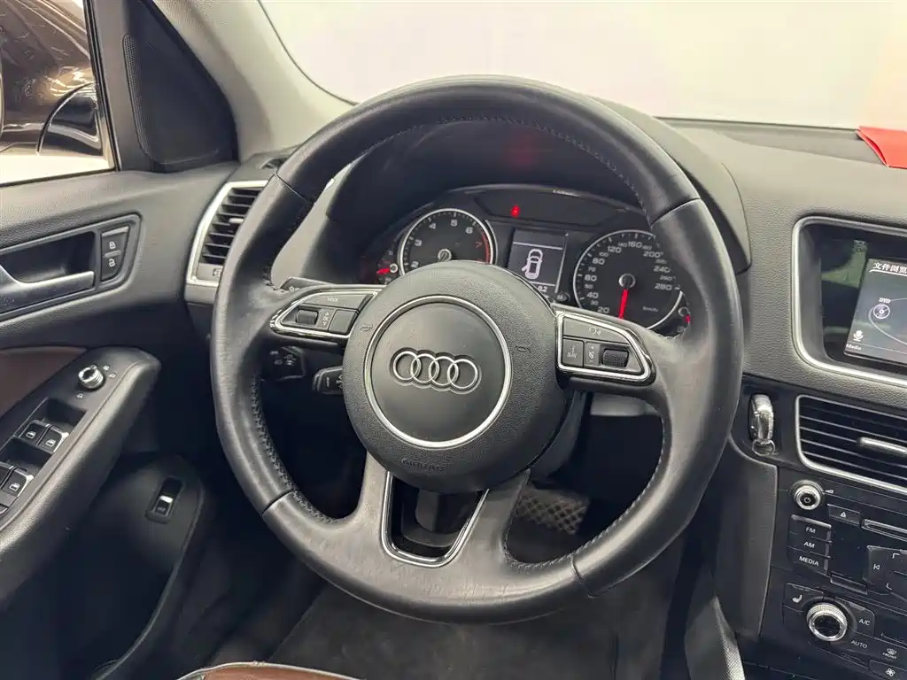 Audi Q5 2016 40 TFSI Technology Model фото 11