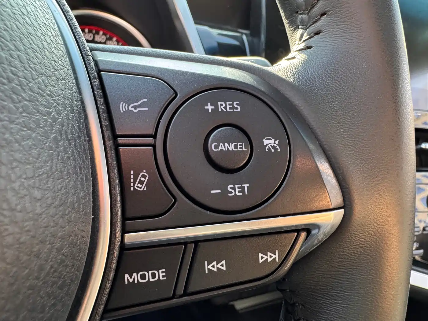 Toyota Camry 2022 2.0S Knight Edition фото 22