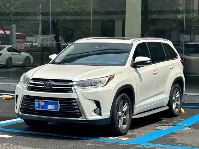 TOYOTA HIGHLANDER