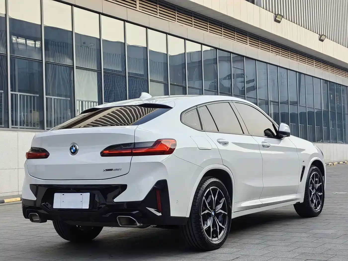 Photo 17 - BMW X4