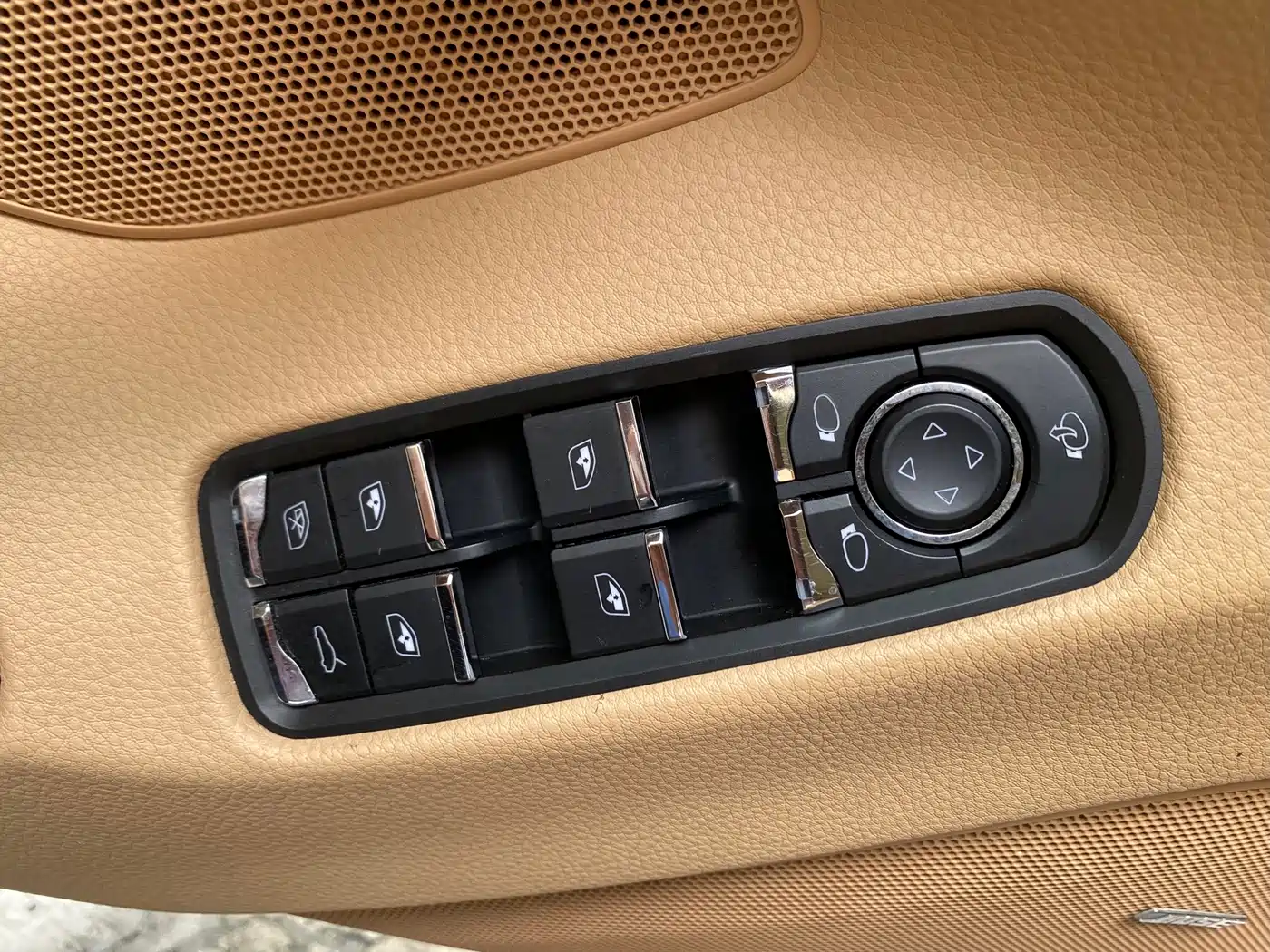 Porsche Panamera 2011 2010 Panamera 4 3.6L