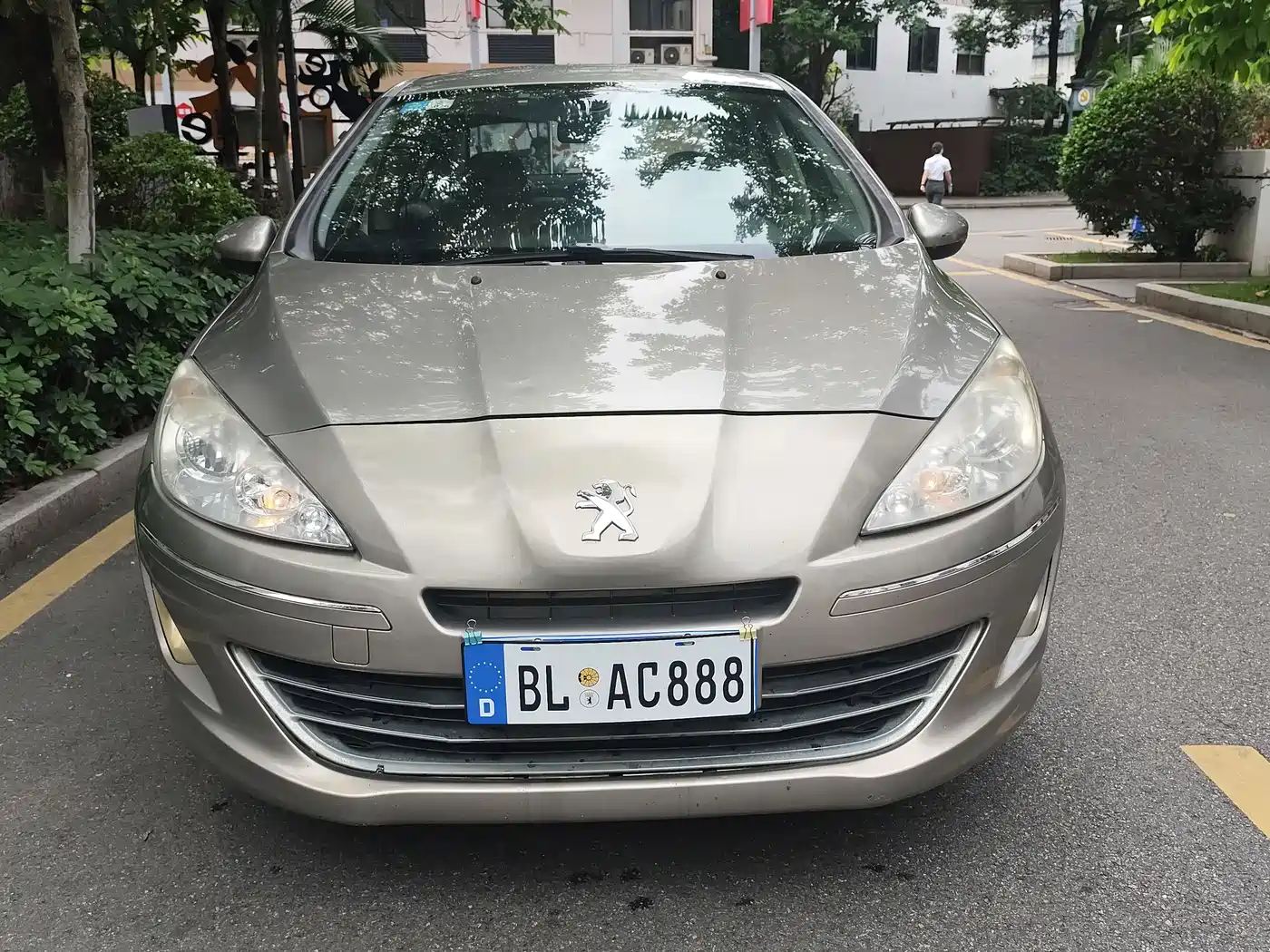 Peugeot 408 2013 2.0L Automatic Comfort Edition фото 2