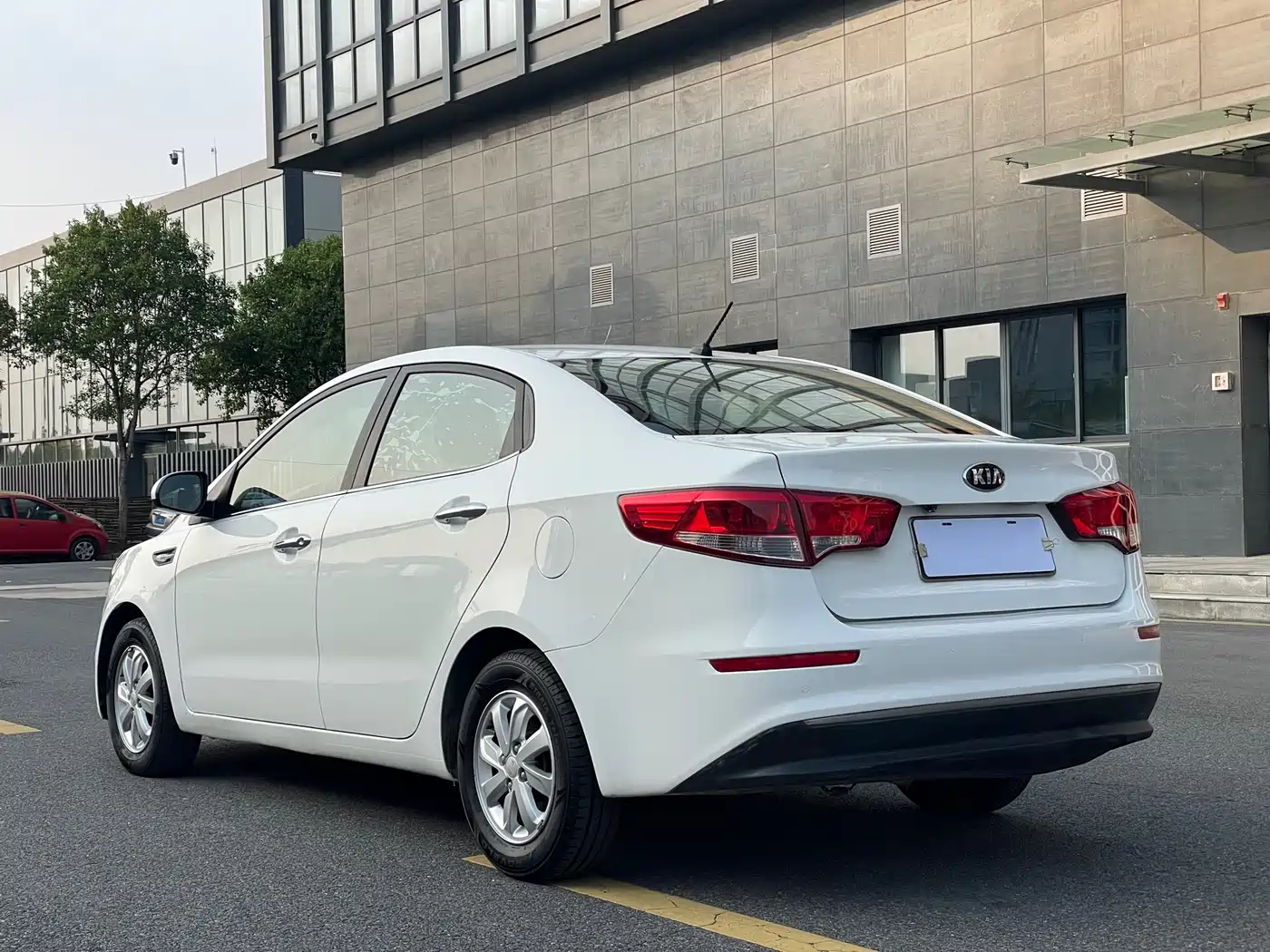 Kia K2 2015 Sedan 1.4L MT GLS фото 10