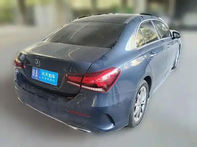 Mercedes-Benz A-Class 2019 A 200 L Sport Sedan — фото 2