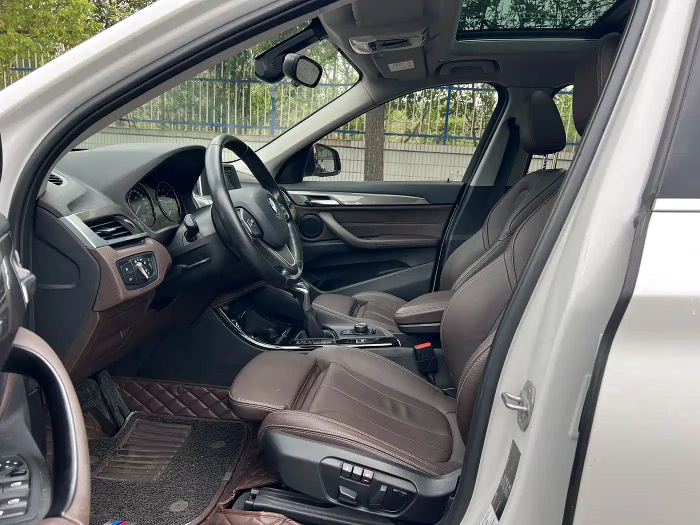 BMW X1 2019 sDrive18Li Premium Model фото 9