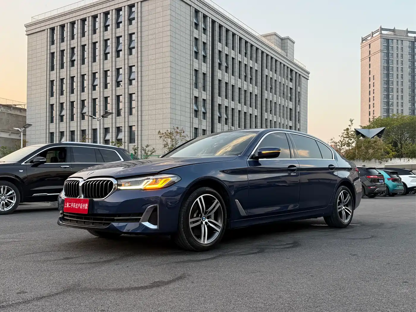 BMW 5 Series 2022 530Li Leading Luxury Package фото 2