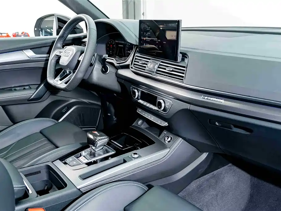 Audi Q5L 2025 45 TFSI Luxury Dynamic фото 18