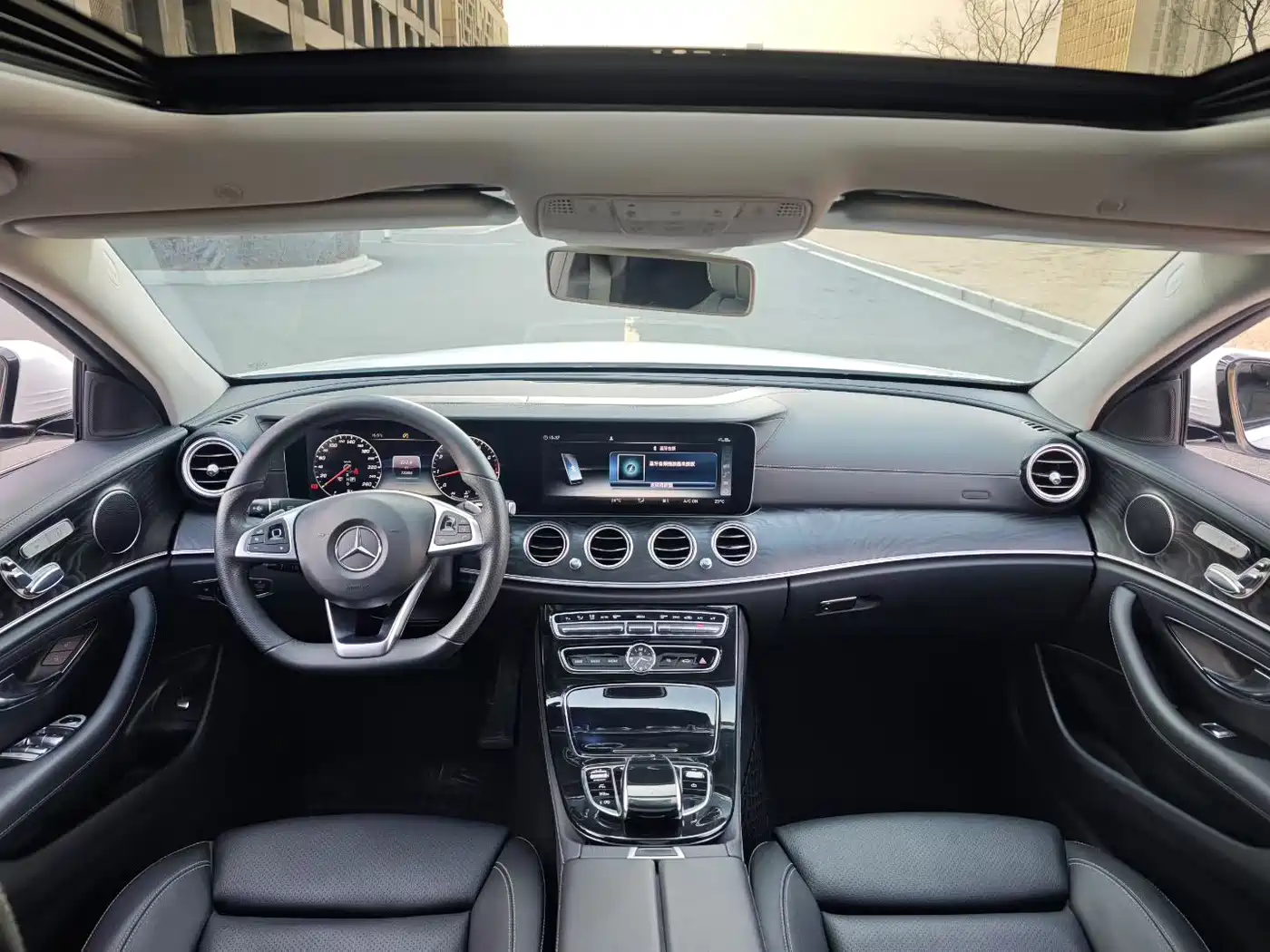Mercedes-Benz E-Class 2016 E 200 L Sport Type фото 6