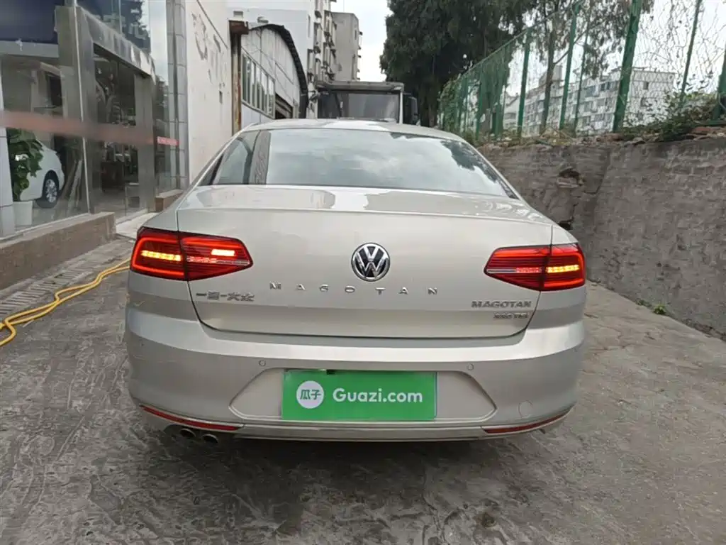 Volkswagen Magotan 2018 330TSI DSG Leading фото 6