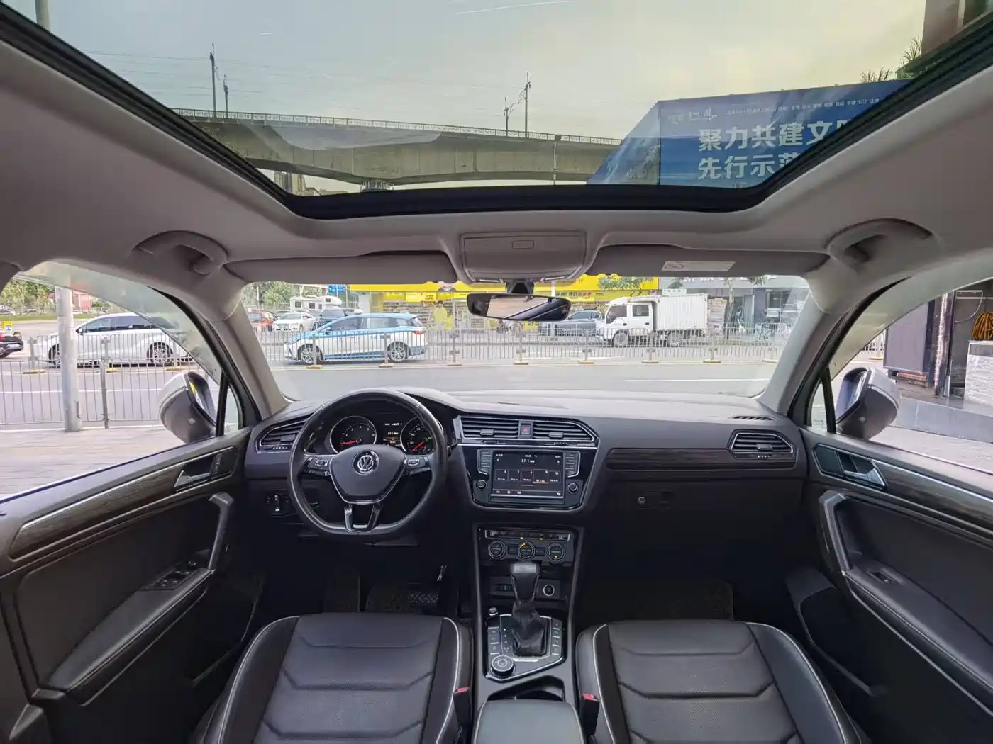 Volkswagen Tiguan L 2017 380TSI Automatic 4WD Flagship Edition фото 10